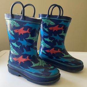 Rubber rain boots. Size 8.